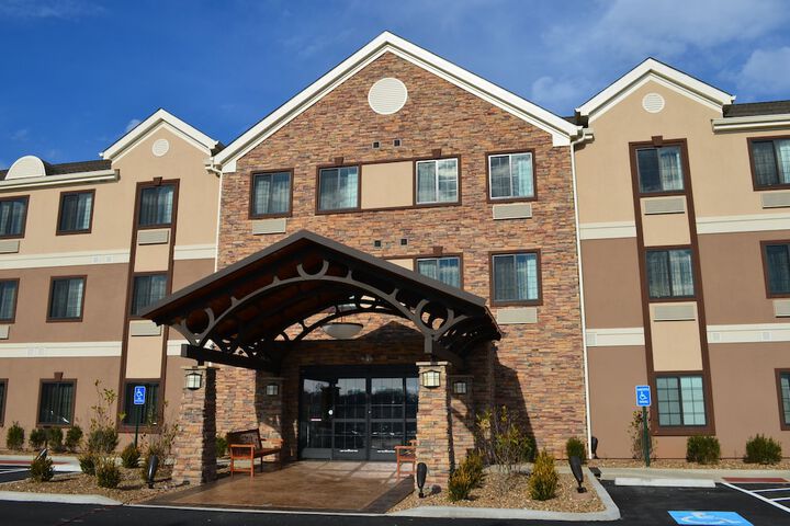 Staybridge Suites Bowling Green by IHG