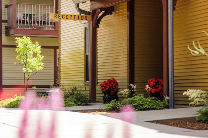 The Porches Inn at Mass MoCA