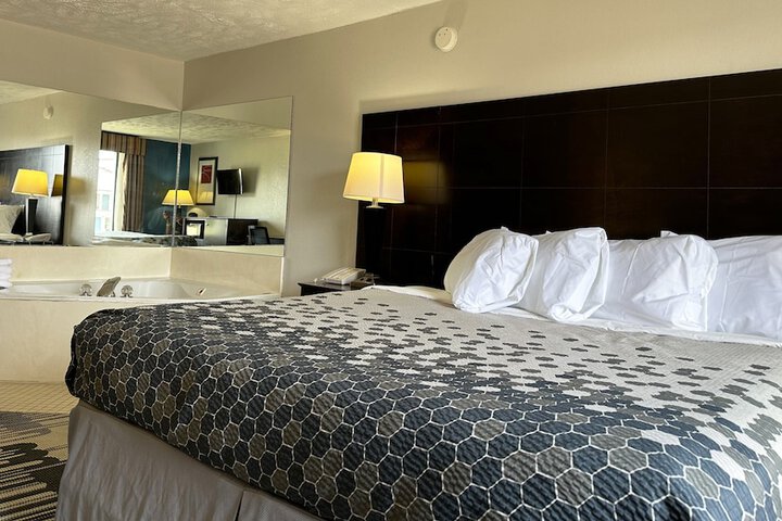 Room 14 of 30