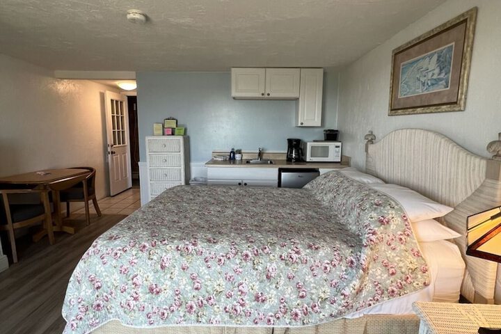 Room 73 of 230