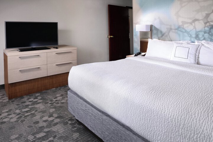 Room 11 of 26