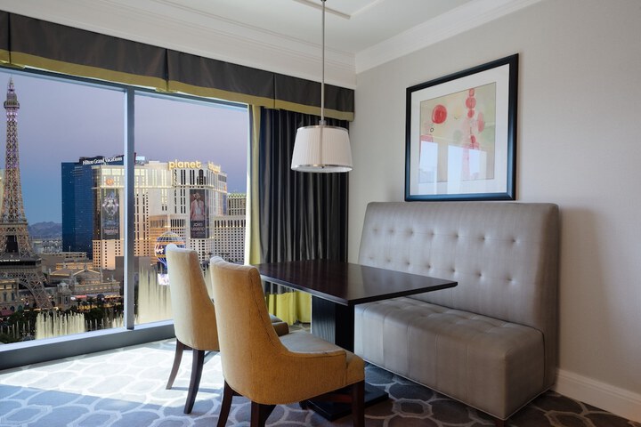 Room 107 of 197