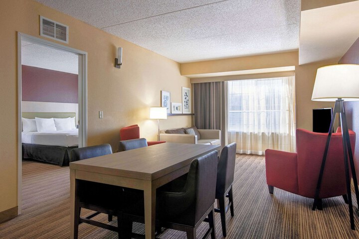 Comfort Inn & Suites St. Paul Northeast
