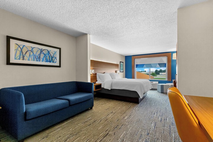 Holiday Inn Express & Suites Vandalia by IHG