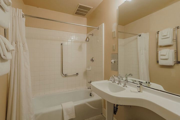 Arlington Resort Hotel and Spa