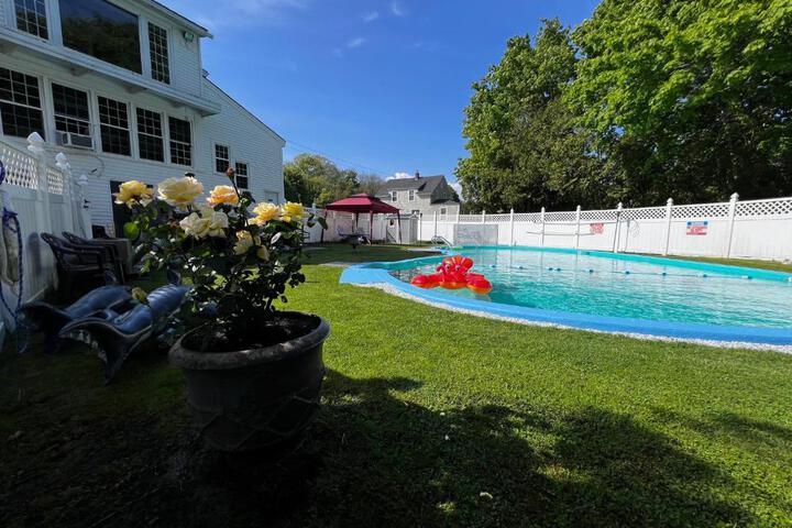 Claddagh Motel & Suites