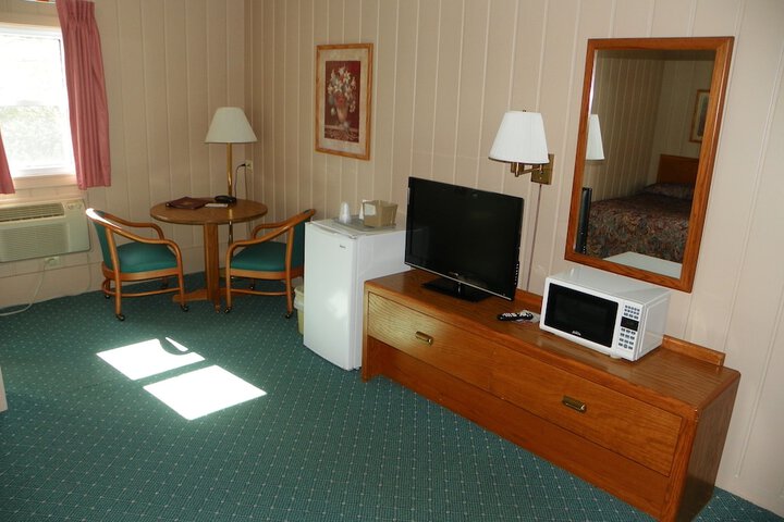 Room 10 of 29