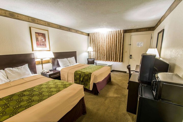 Room 9 of 19