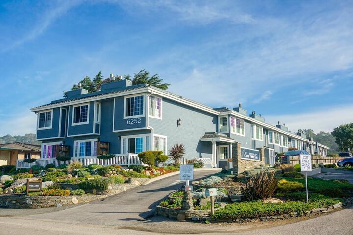 Sand Pebbles Inn