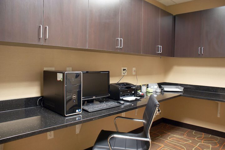 Business Center 56 of 63