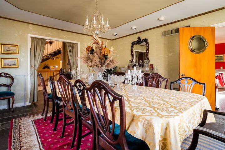 Dining 78 of 92