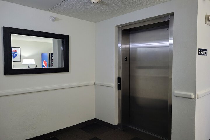 Modern Stay 39 Lakeview by OYO Minonk Garden