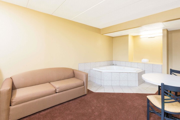 Room 10 of 20