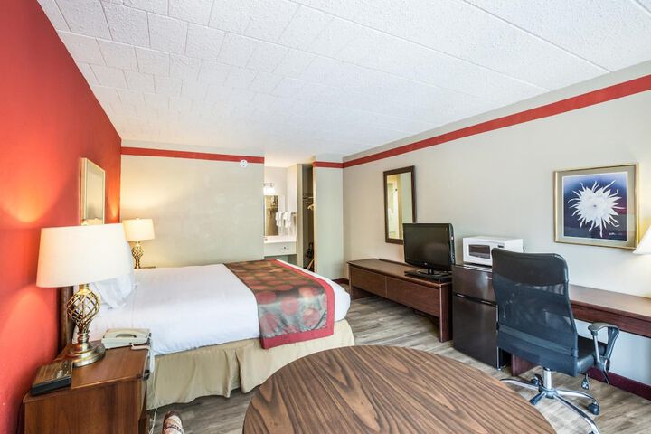 Room 28 of 36