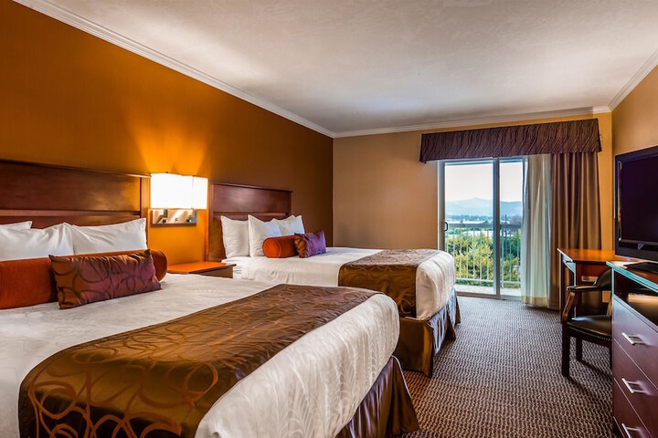 Best Western Plus Landmark Inn