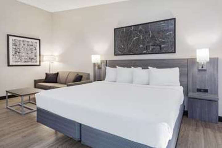 Room 32 of 160