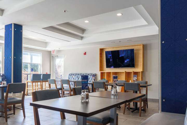 Holiday Inn Express Hotel & Suites a Lake Zurich-Barrington by IHG
