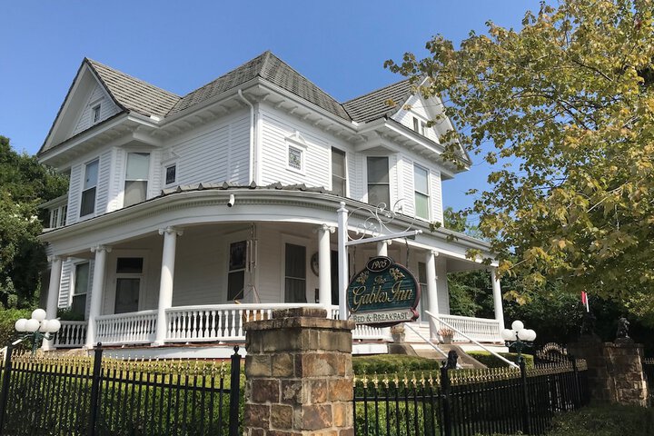 Hotel 5 of 71