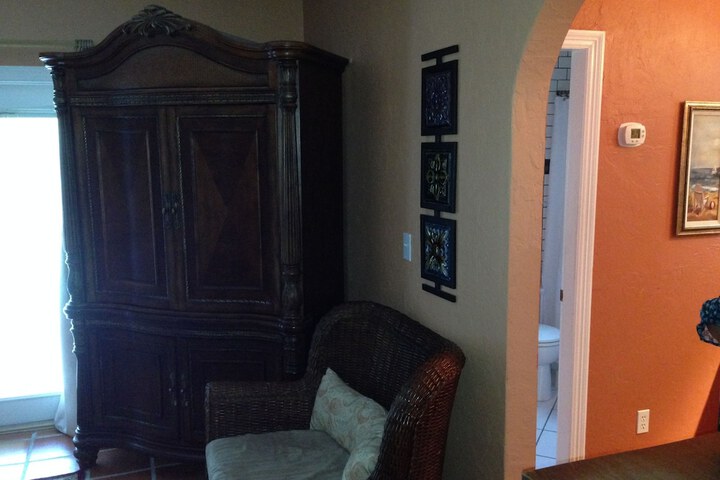 Room 64 of 80