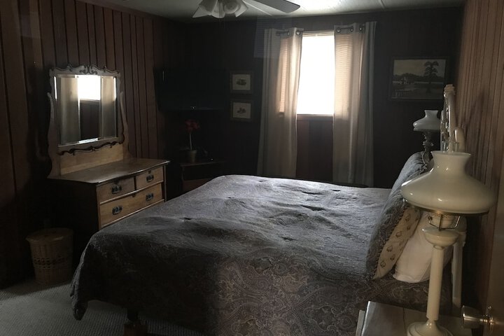 Room 102 of 399