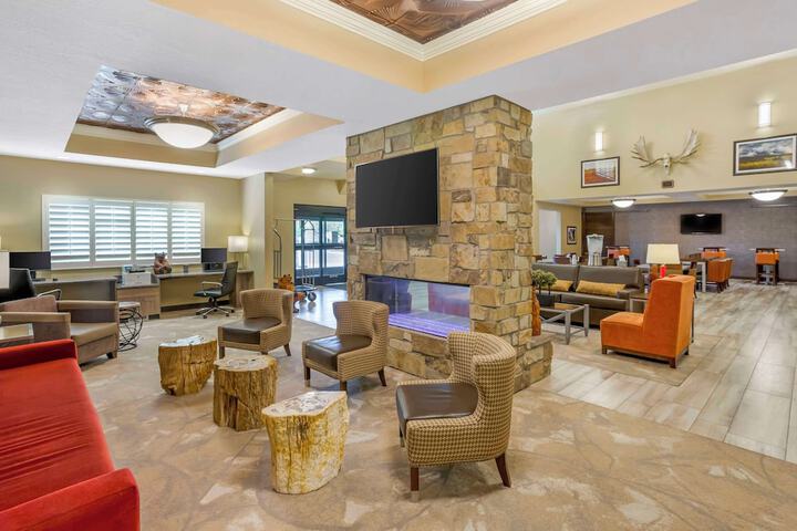 Hotel Interior 7 of 41