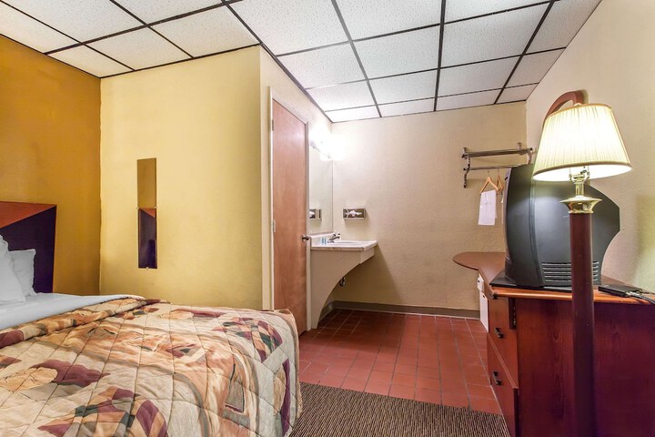 Room 37 of 44