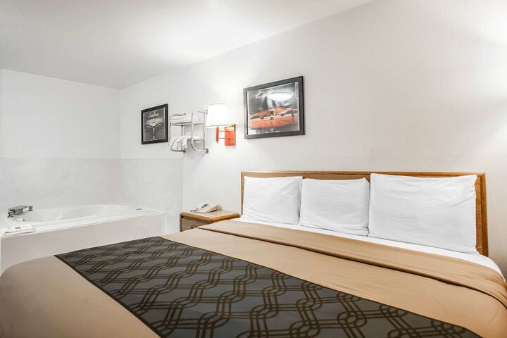 Room 17 of 26