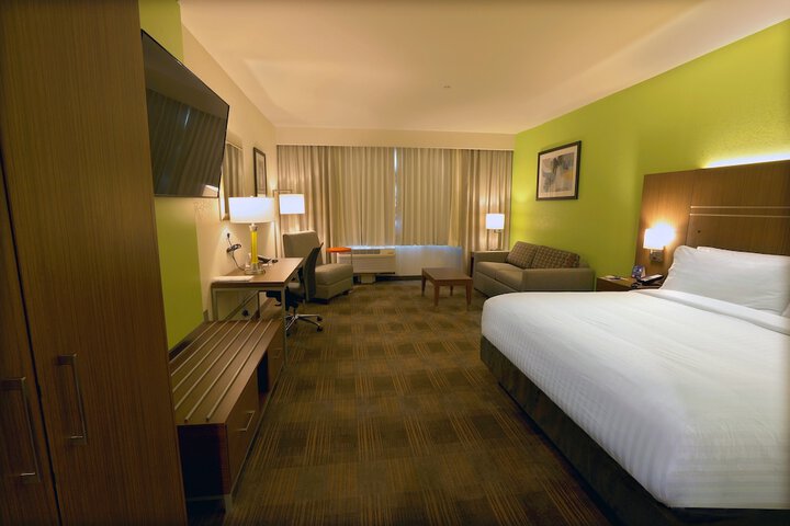 Room 50 of 73