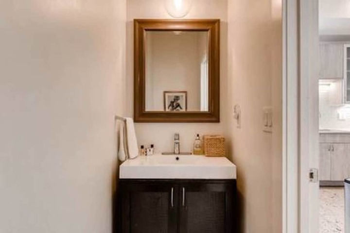 Room 10 of 15
