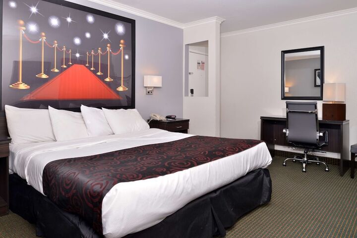Room 14 of 18
