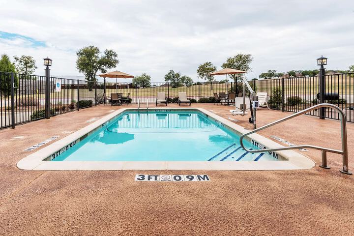 Pool 5 of 24