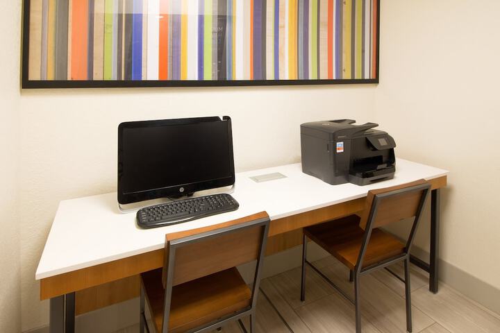 Holiday Inn Express & Suites Worthington by IHG