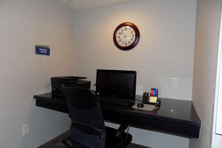 Business Center 45 of 45
