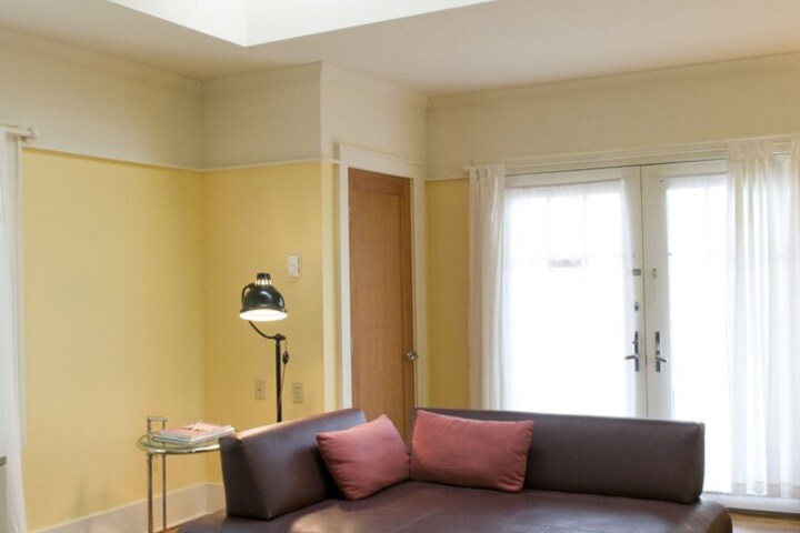 Room 15 of 48