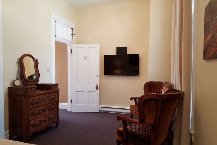 Room 110 of 126