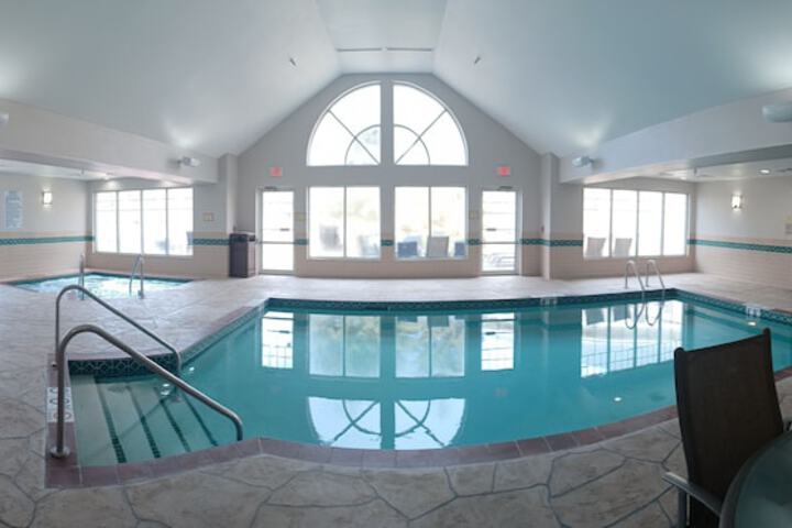 Country Inn & Suites by Radisson Madison, WI