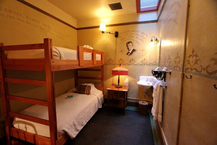Room 12 of 35