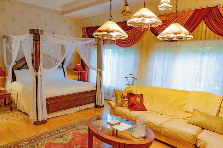 Room 36 of 72