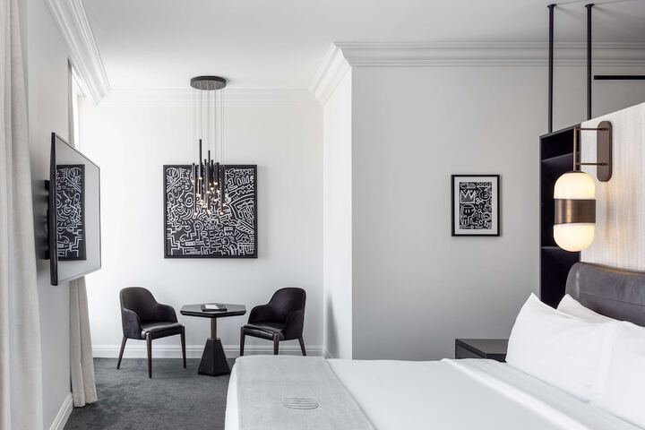 Room 27 of 68