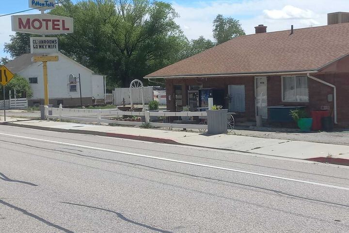 Pillow Talk Motel