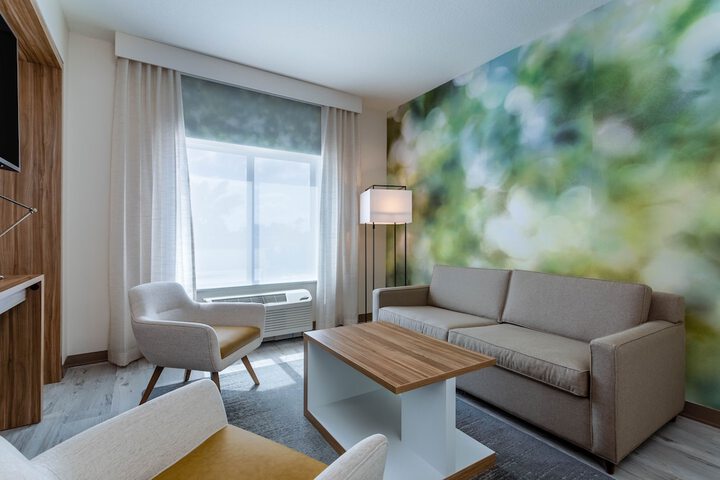 Room 14 of 34