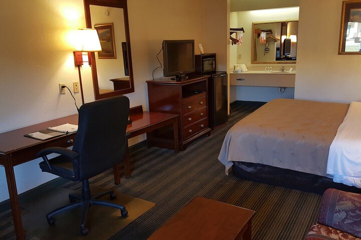 Room 28 of 44