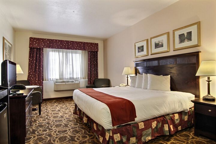 Room 11 of 28