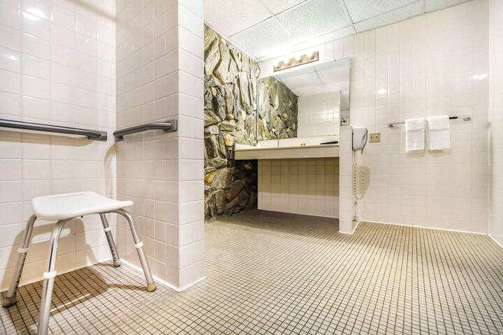 Econo Lodge Inn & Suites Brookings