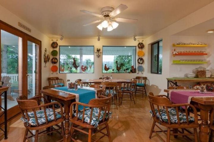 HILLSIDE HOUSE BED AND BREAKFAST
