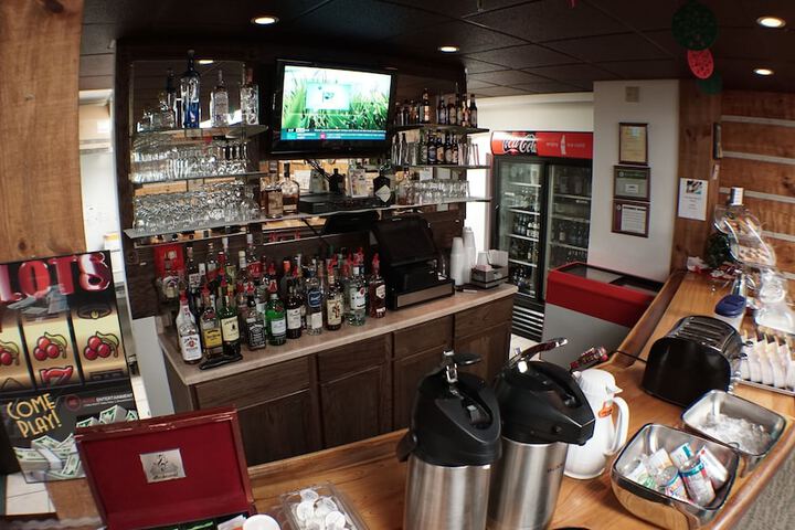 Riverbank Lodge