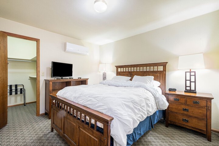 Room 52 of 137