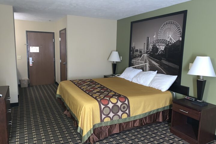 Room 6 of 26