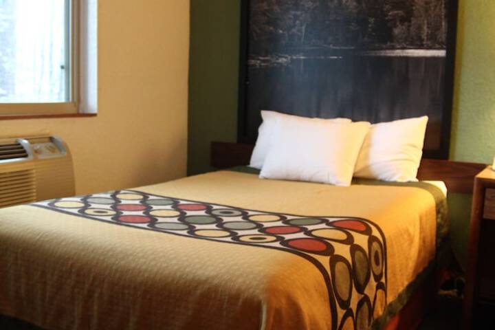 Room 18 of 42