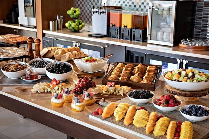 Breakfast/Coffee Service 60 of 77